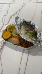 泡菜豬加蔥燒鱸魚
