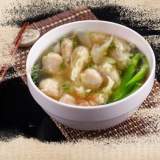一口小鮮肉雲吞麵